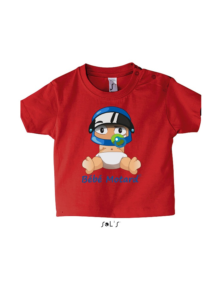 Tshirt rouge en coton avec le bébé motard assis portant un casque bleu - Vue de face avec le dessin