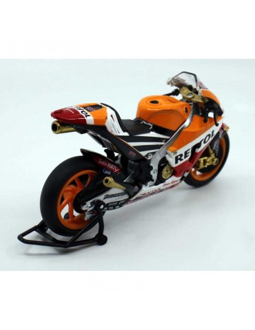 Modèle réduit Honda RCV MotoGP Marquez - vue de 3/4 droit arrière
